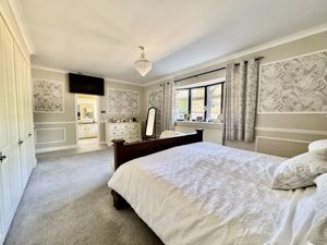 Photo 25- click for photo gallery